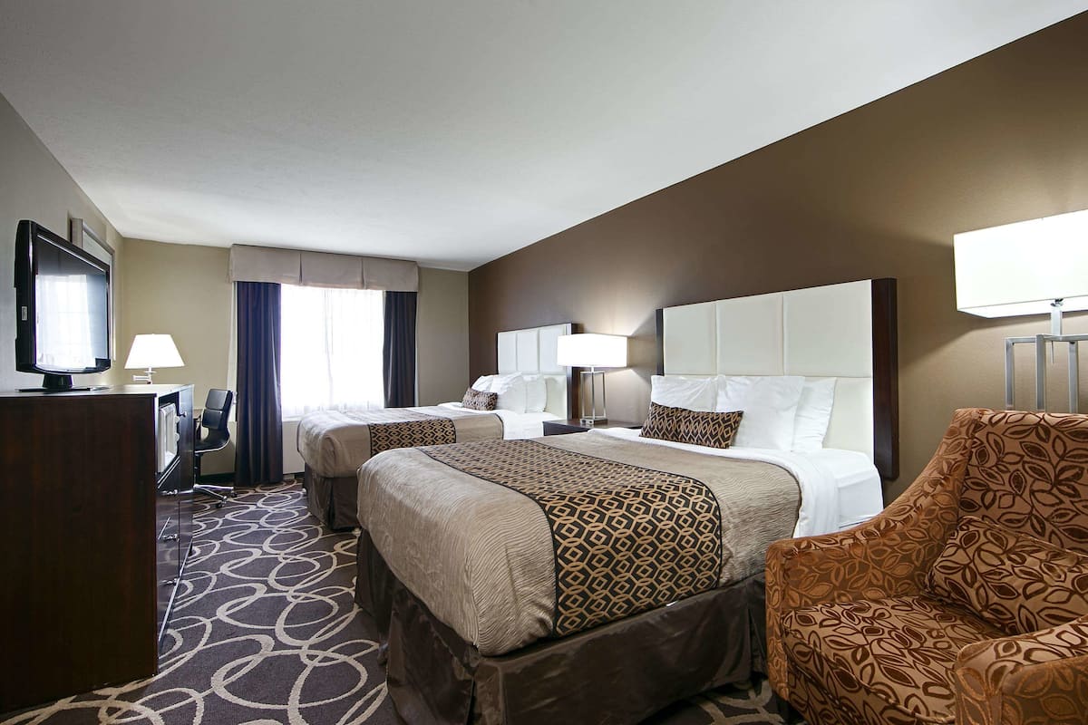 Pillowtop beds, in-room safe, iron/ironing board, free WiFi