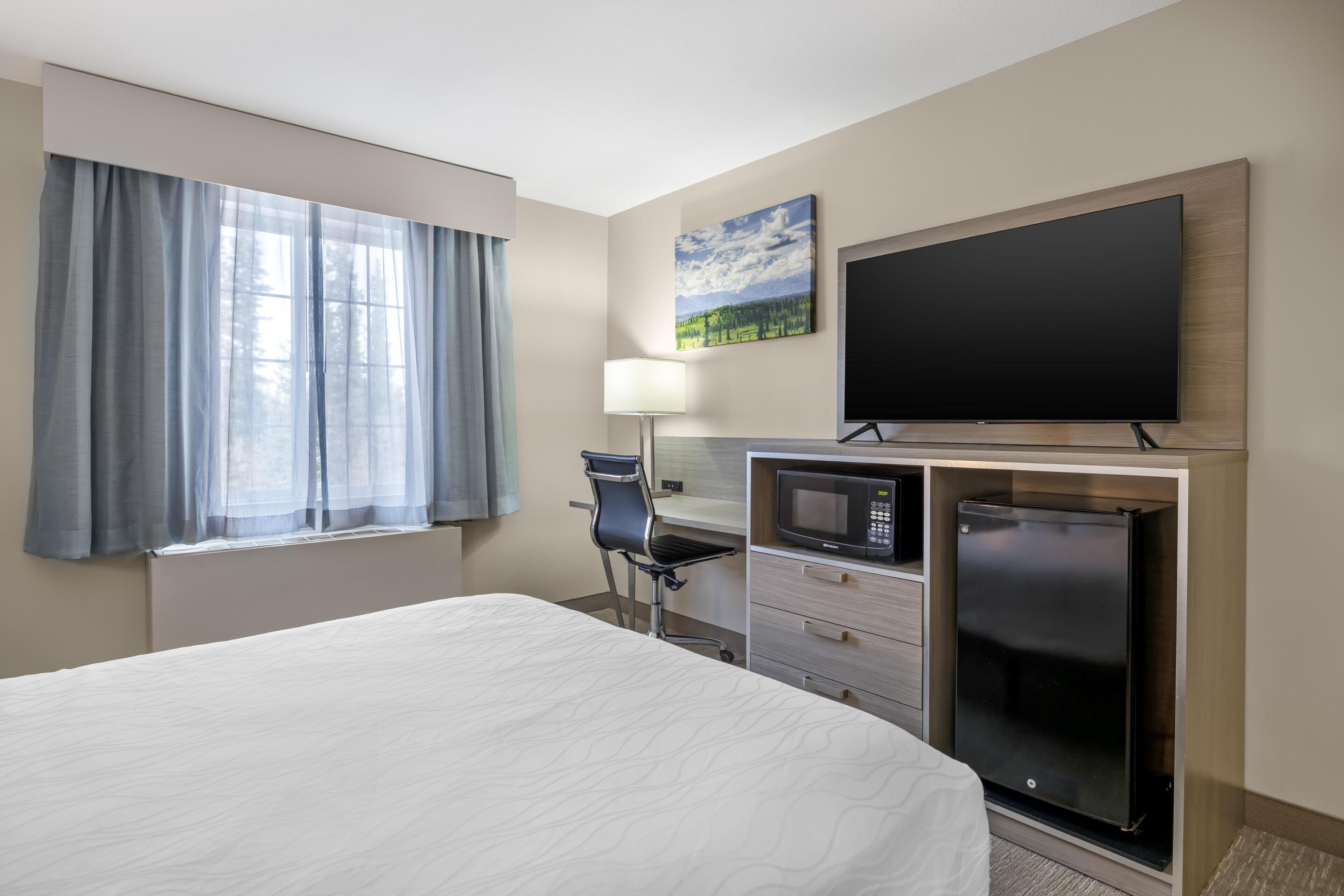 Pillowtop beds, in-room safe, iron/ironing board, free WiFi