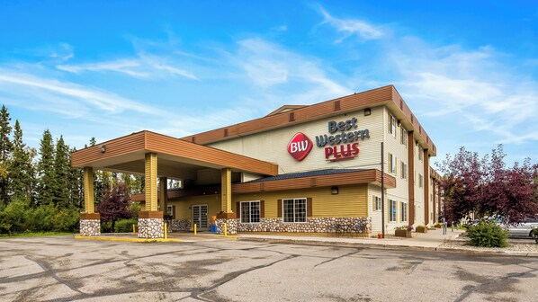 Exterior - Best Western Plus Pioneer Park Inn (Fairbanks)