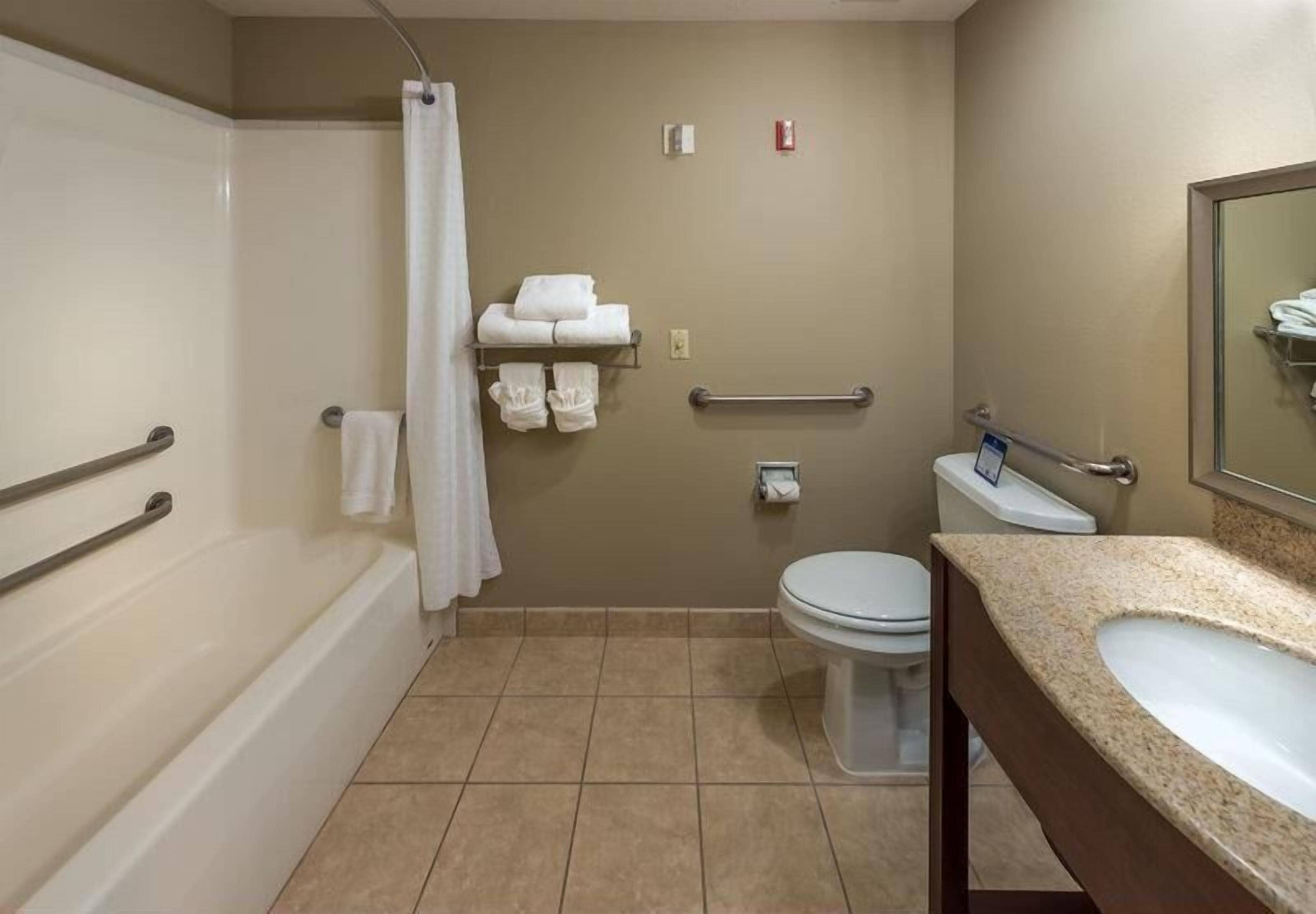 1 bedroom, pillow-top beds, in-room safe, iron/ironing board