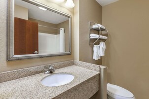 Bañera con ducha, bañera profunda, cabezal de ducha con hidromasaje