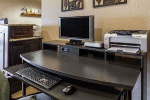 Business center - Days Inn by Wyndham Central City (Central City)