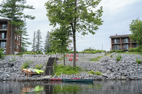 Exterior. Ramada by Wyndham Ottawa On The Rideau