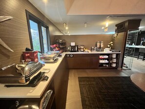 Free daily buffet breakfast