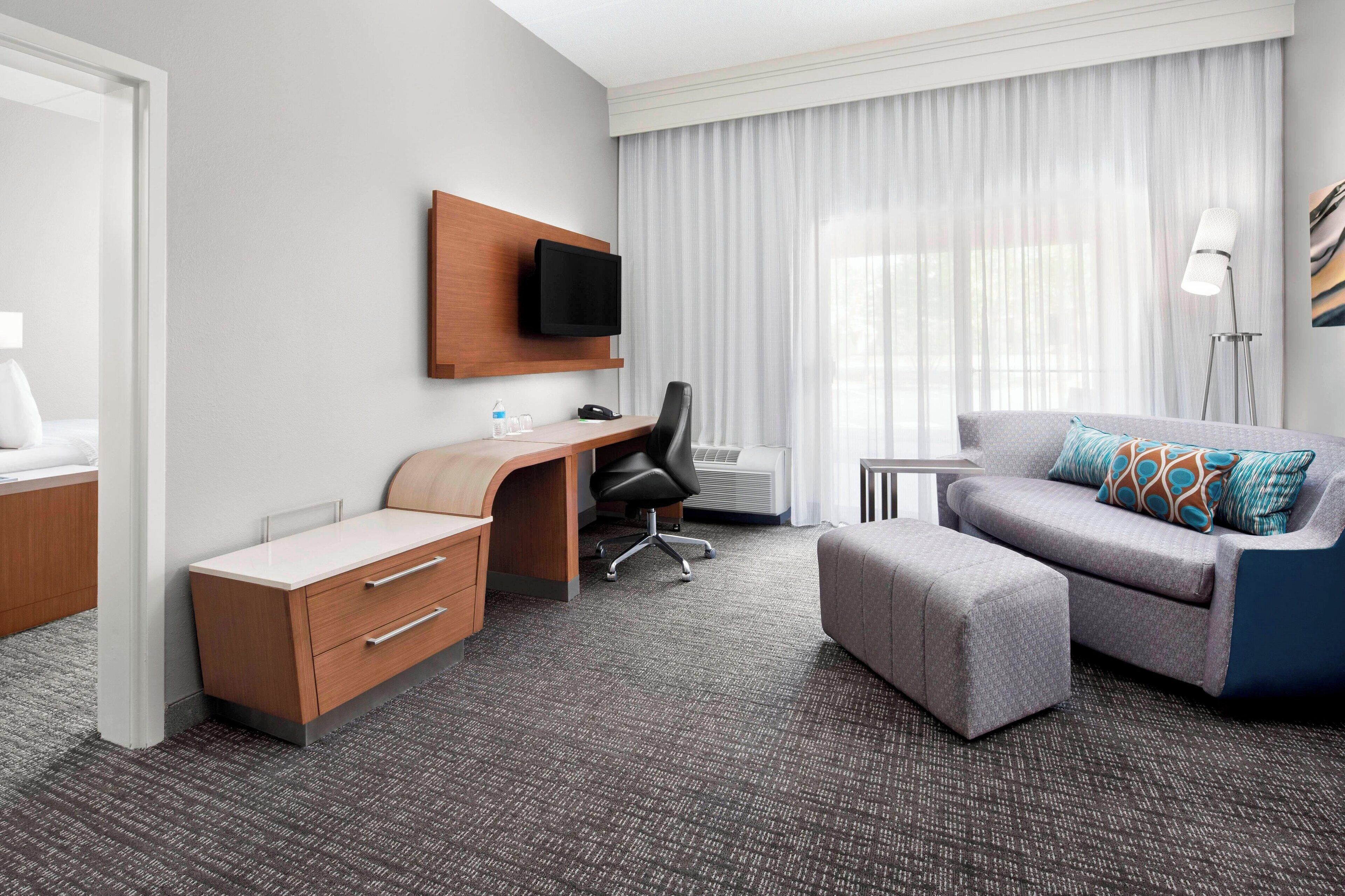 suite, 1 bedroom | 1 bedroom, premium bedding, desk, blackout curtains