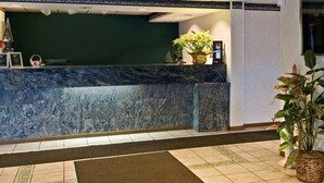 Lobby - Americas Best Value Inn & Suites Waukegan Gurnee (Waukegan)