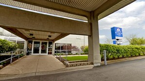 Exterior - Americas Best Value Inn & Suites Waukegan Gurnee (Waukegan)