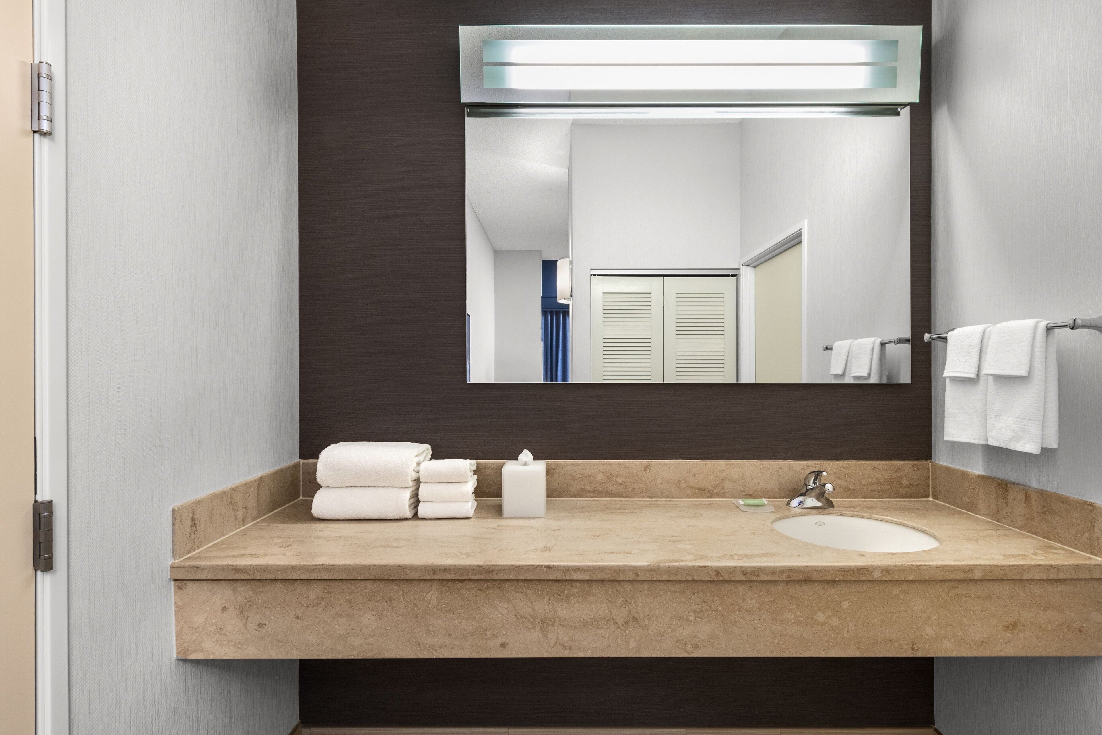 combined shower/bathtub, free toiletries, hair dryer, towels