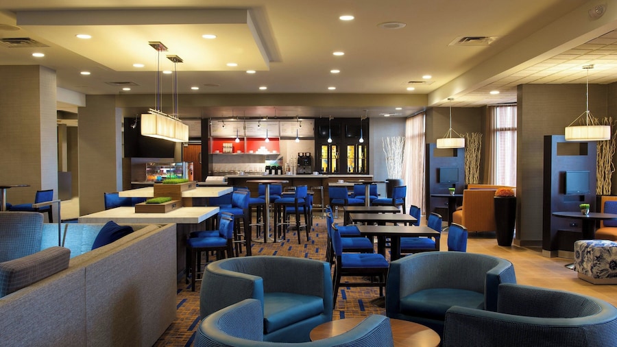 Courtyard by Marriott Bloomington