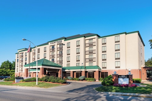 Courtyard by Marriott Bloomington