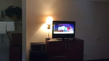 In-room safe, iron/ironing board, free WiFi, bed sheets