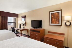 In-room safe, iron/ironing board, free cribs/infant beds, free WiFi - Hampton Inn Wichita-East (Wichita)