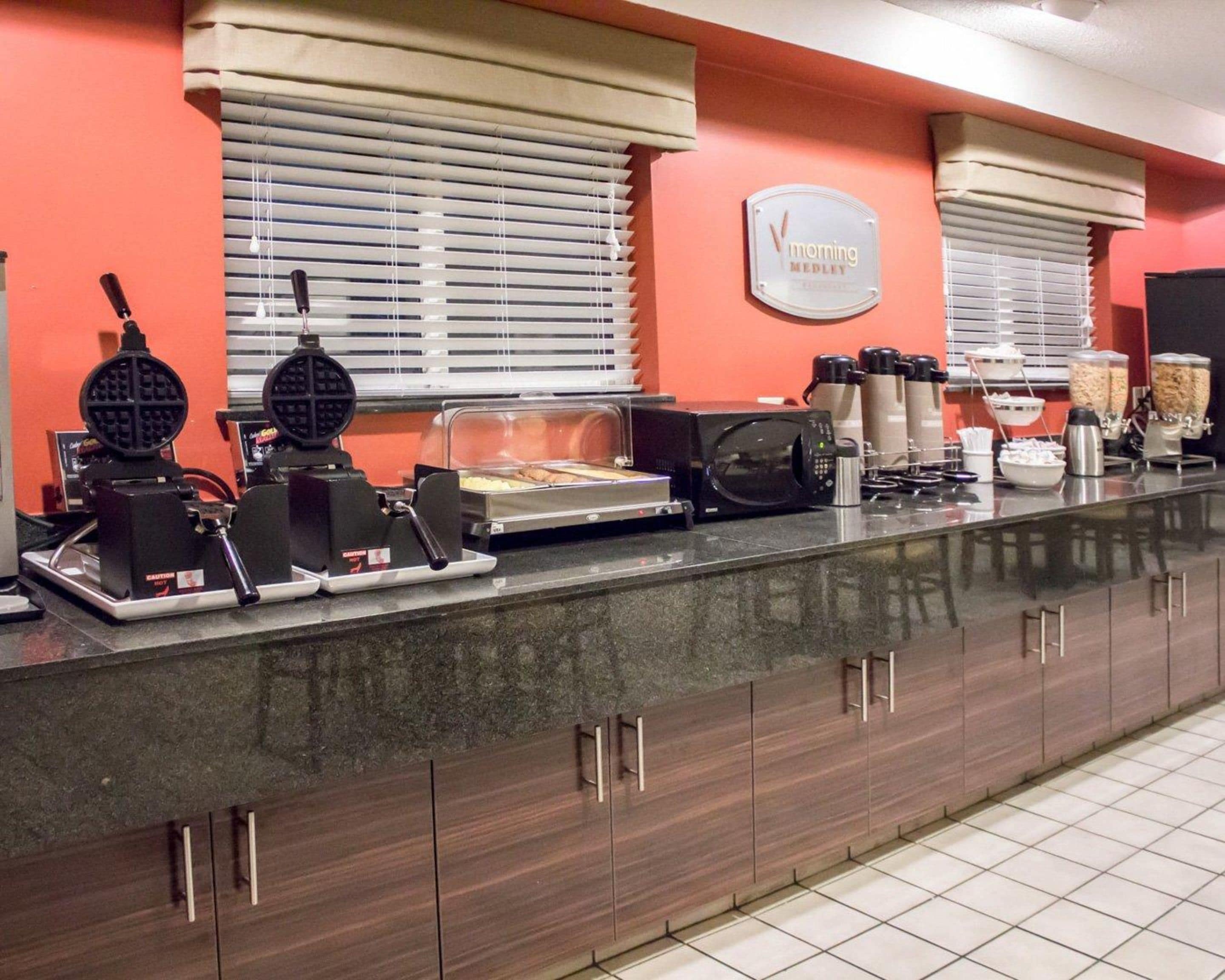 free buffet breakfast