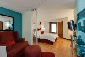Standardrum - 1 kingsize-säng med bäddsoffa | Skrivbord, strykjärn/strykbräda, gratis barnsängar och gratis wi-fi