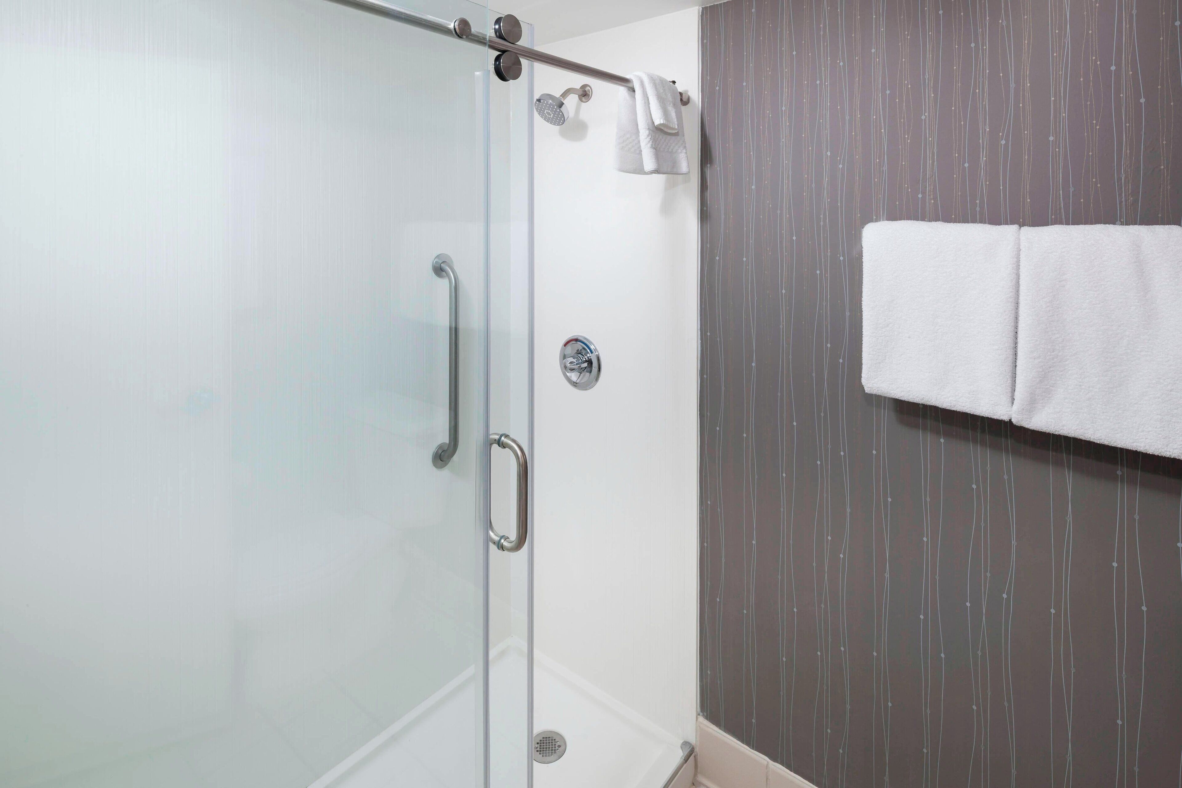 suite, 1 king bed with sofa bed, balcony | bathroom | combined shower/bathtub, free toiletries, hair dryer, towels