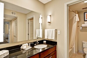 Free toiletries, hair dryer, towels - Homewood Suites Kansas City/Overland Park (Overland Park)