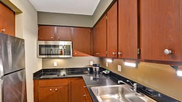 微波爐、爐具、咖啡機/沖茶器、廚房用具/餐具/器皿