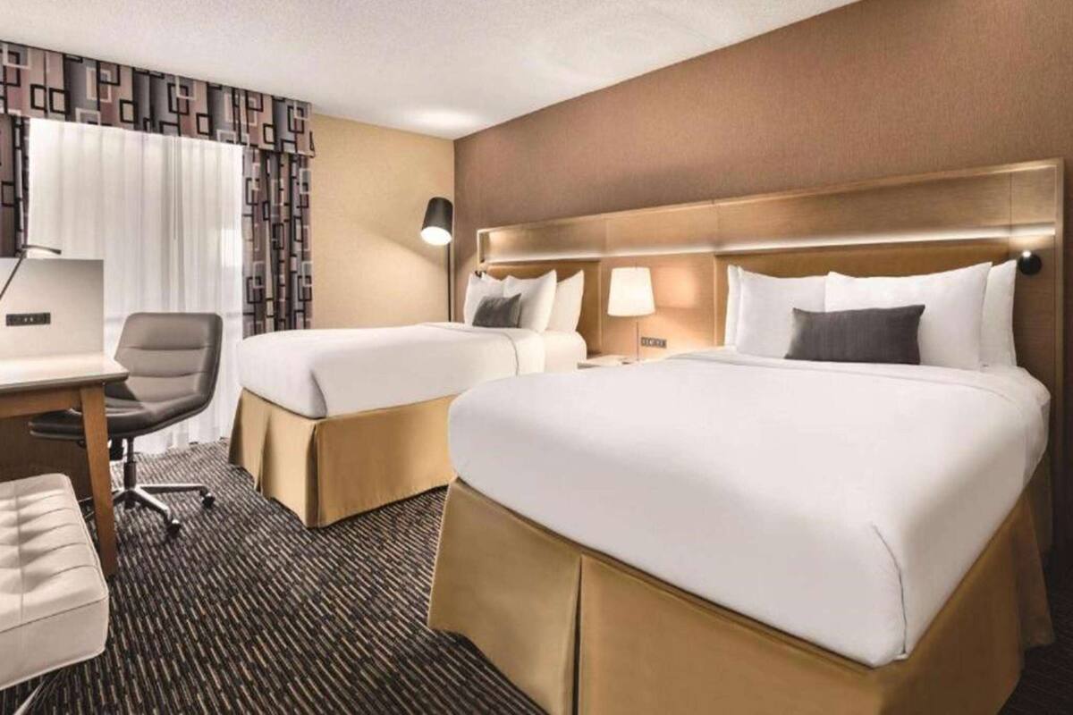 Room, 2 Queen Beds, Non Smoking