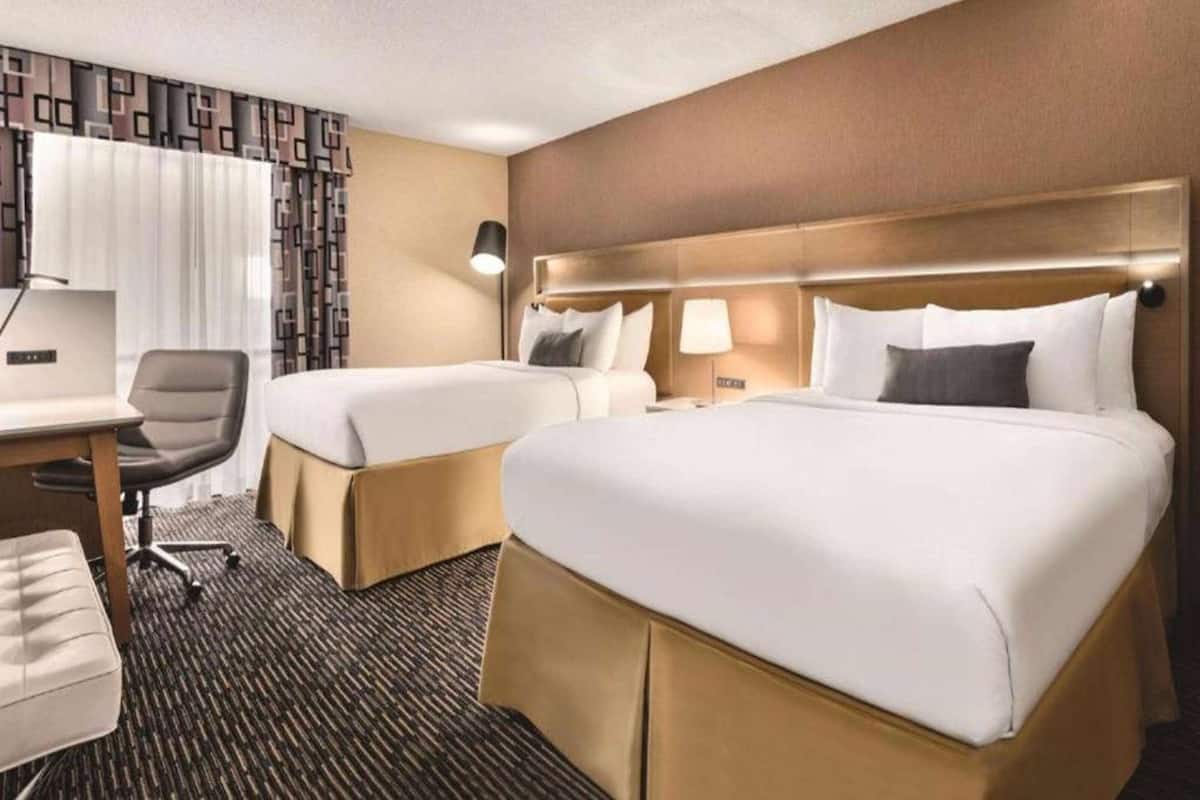 Room, 2 Queen Beds, Non Smoking