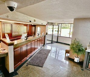 Lobby - Hotel Lotus Kansas City Merriam (Mission)