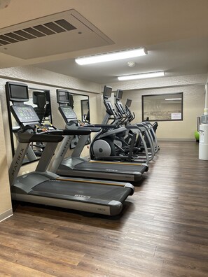 Fitness facility - Hotel Lotus Kansas City Merriam (Mission)