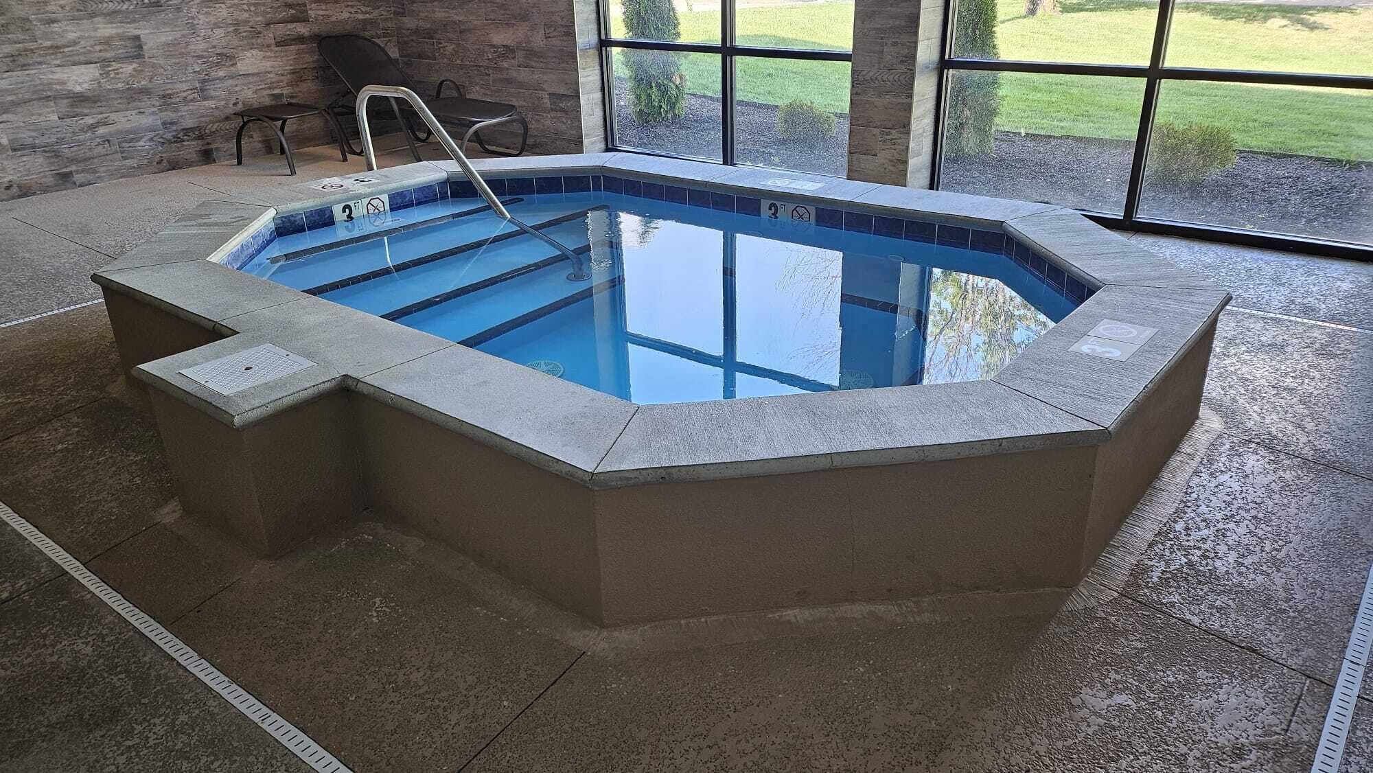 indoor spa tub