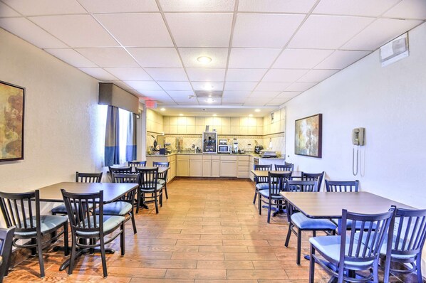 Free daily continental breakfast