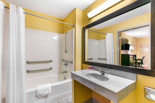 Bañera con ducha, cabezal de ducha tipo lluvia