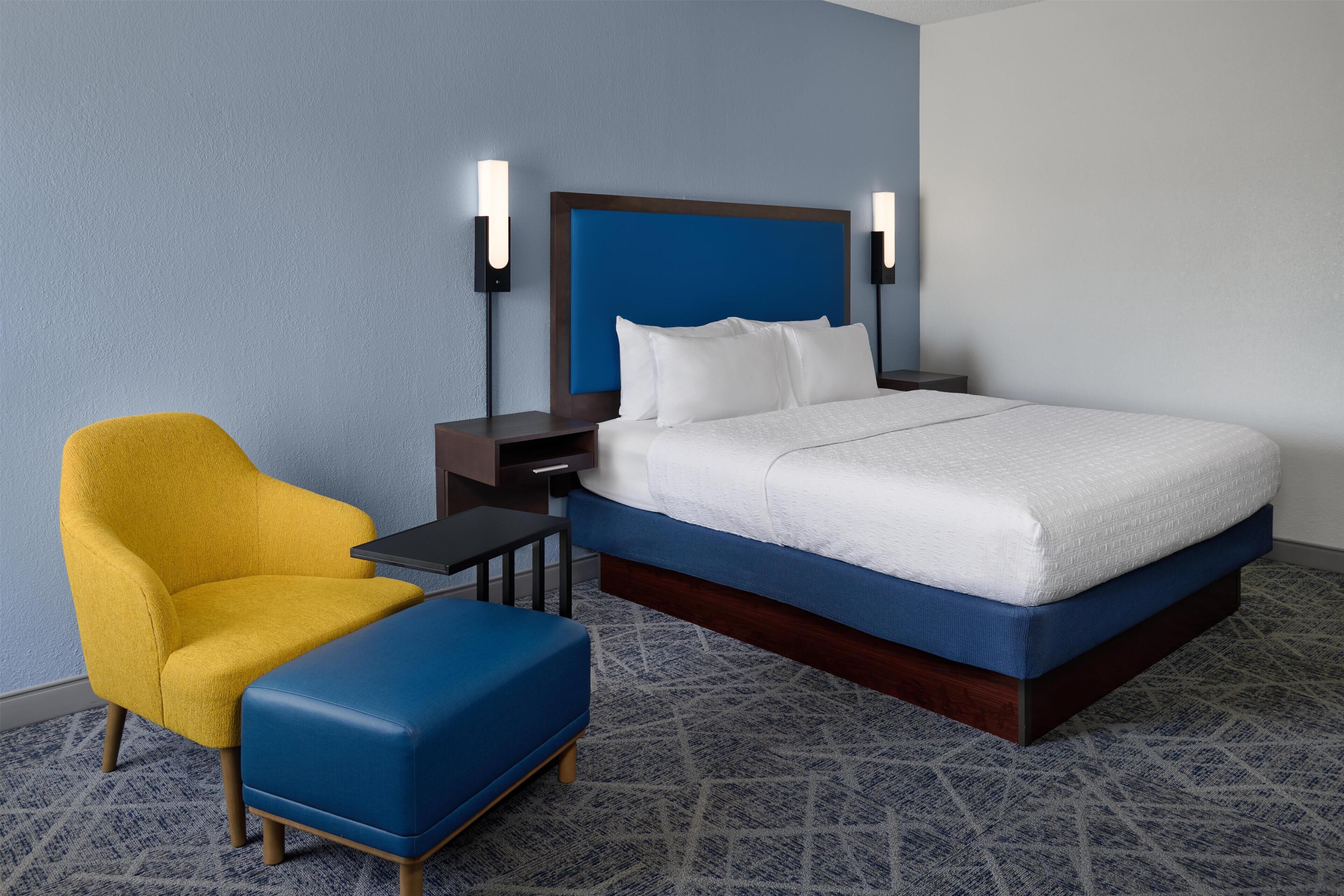 King Room | In-room safe, desk, laptop workspace, blackout drapes