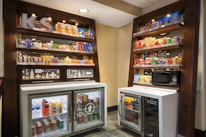 Snack bar - Hampton Inn Lawrence (Lawrence)