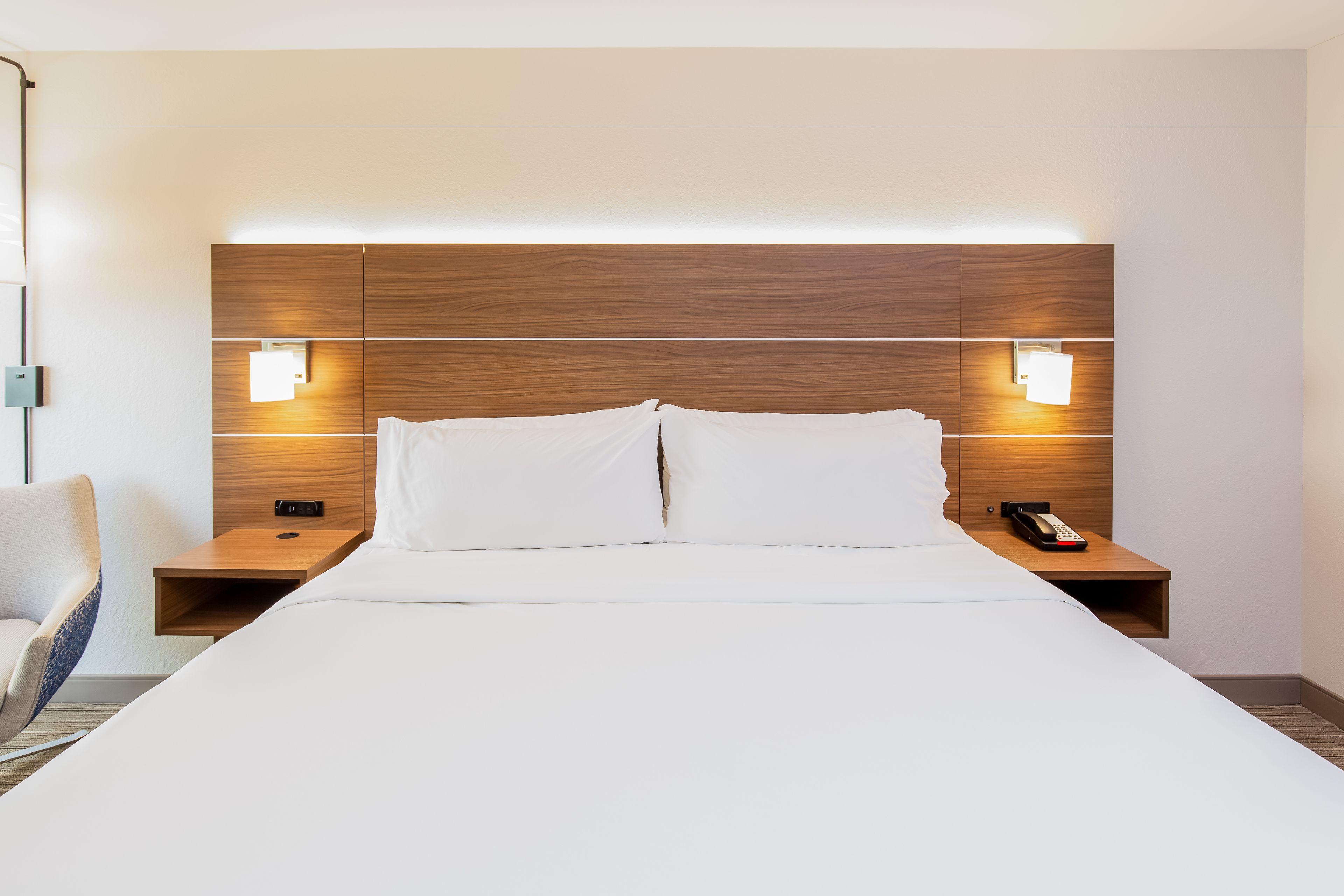 room, 1 king bed, accessible (roll-in shower) | in-room safe, desk, iron/ironing board, free cots/infant beds