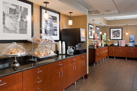 Desayuno de autoservicio incluido todos los días