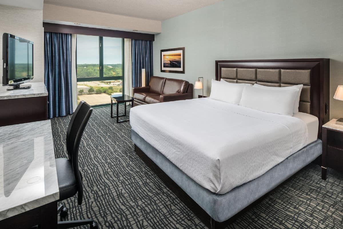 Egyptian cotton sheets, premium bedding, pillowtop beds, in-room safe