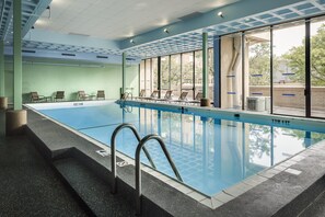 Indoor pool, pool loungers