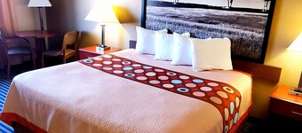 Super 8 by Wyndham Marshalltown