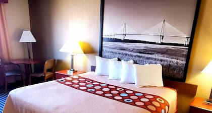 Super 8 by Wyndham Marshalltown