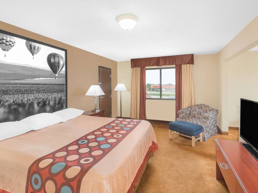 客房内保险箱、遮光窗帘、熨斗/熨板、免费婴儿床