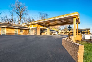 Exterior - Econo Lodge Oskaloosa (Oskaloosa)