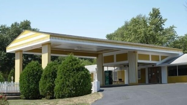 Exterior - Econo Lodge Oskaloosa (Oskaloosa)