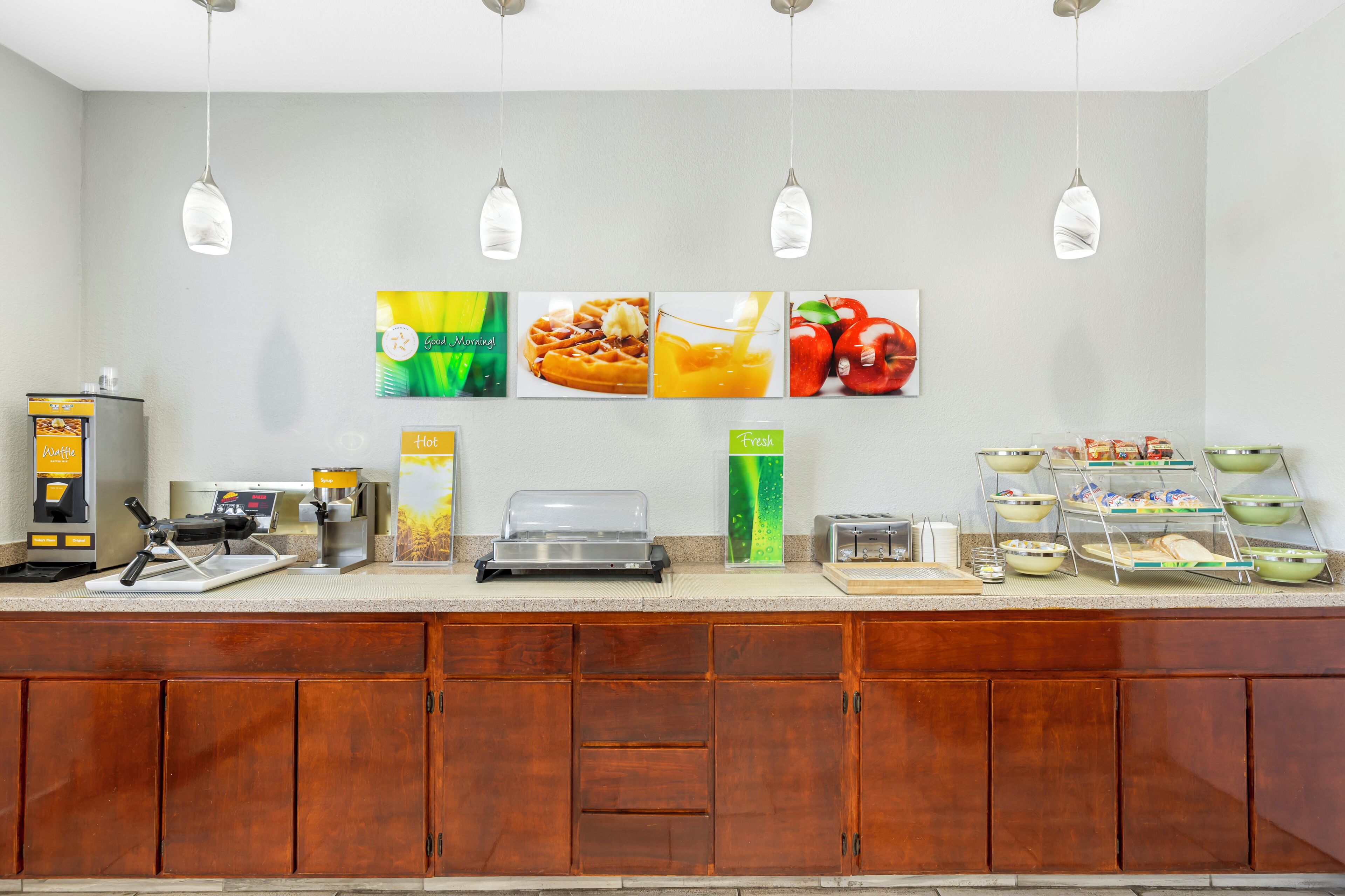 free daily continental breakfast