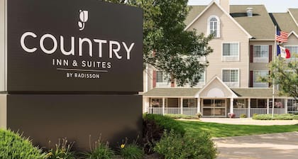 Country Inn & Suites by Radisson, Davenport, IA