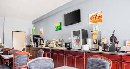 Quality Inn & Suites Altoona - Des Moines