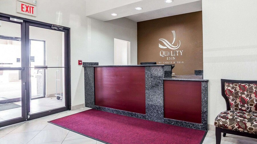 Quality Inn & Suites Altoona - Des Moines