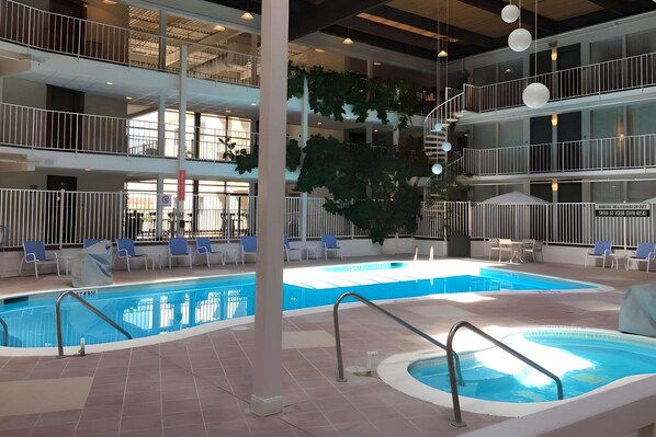 Piscine intérieure