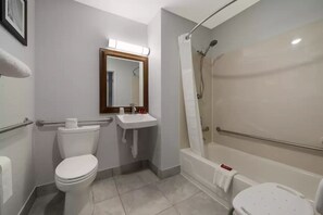 Ensemble douche/baignoire, articles de toilette gratuits, sèche-cheveux
