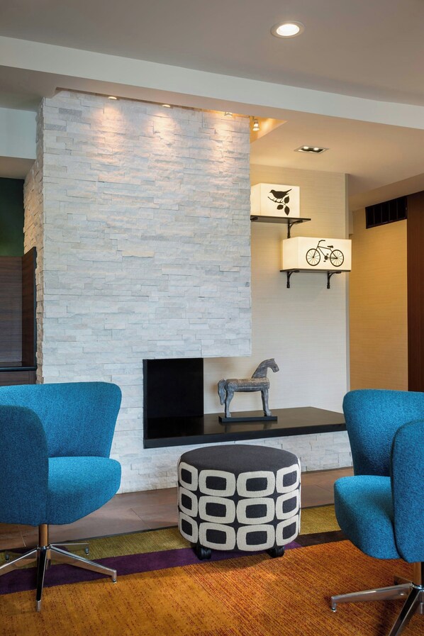 Executive Suite, 1 King Bed with Sofa bed | Lobby lounge - Fairfield Inn and Suites by Marriott Valparaiso (Valparaiso)