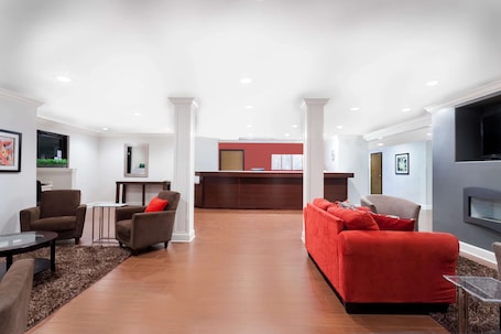 Lobby. Ramada by Wyndham Tell City