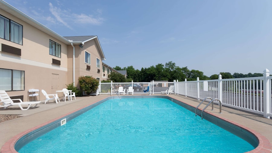 Ramada by Wyndham Tell City