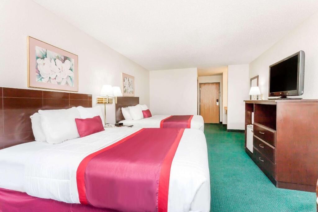Iron/ironing board, rollaway beds, free WiFi, bed sheets