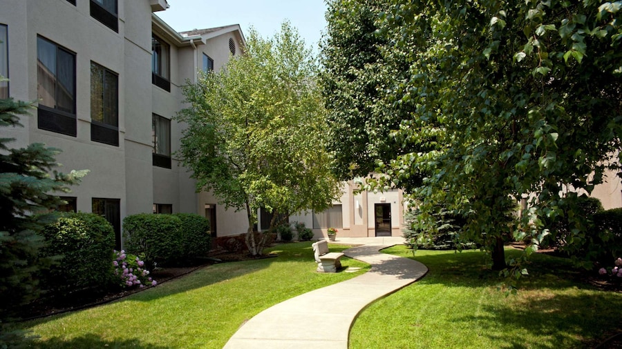 Larkspur Landing South Bend